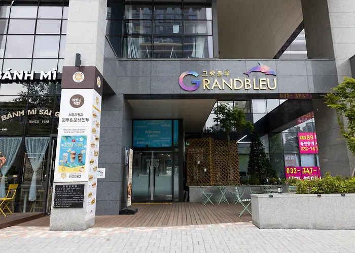 Grand Bleu Hotel & Residence